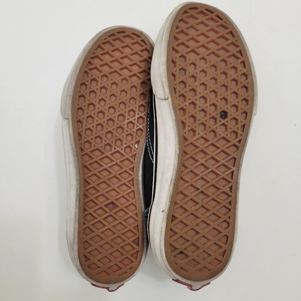 SALE! $10 Vans Low Top Sneaker - Picture 5 of 5
